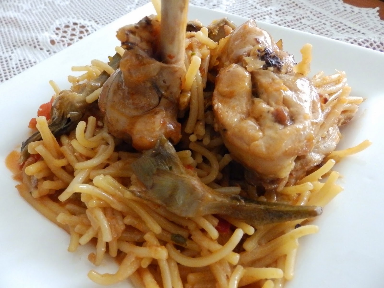 Guisado de fideos con conejo