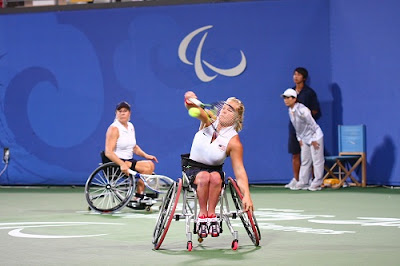  Môn tennis trên xe lăn tay đem giấc mơ thể thao của người khuyết tật