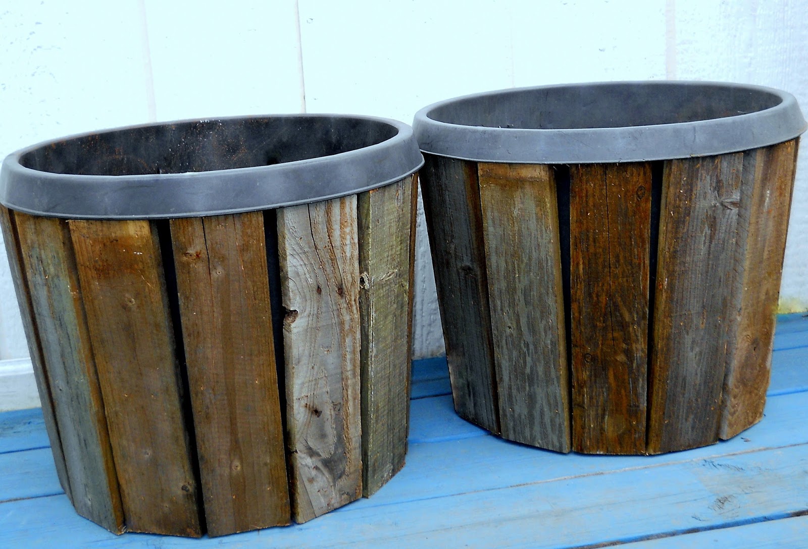 painted pallet boards on square planter