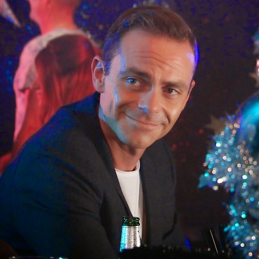 Coronation Street Blog: Billy the Vicar signs up to Corrie for another year