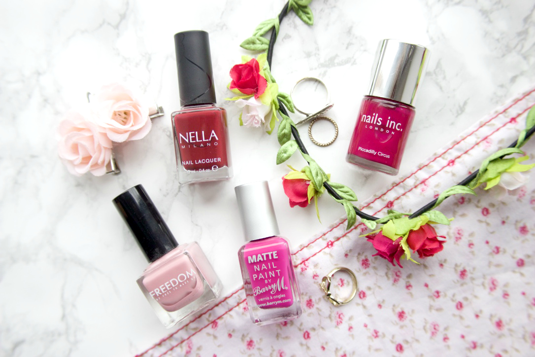 Valentine's Day nails