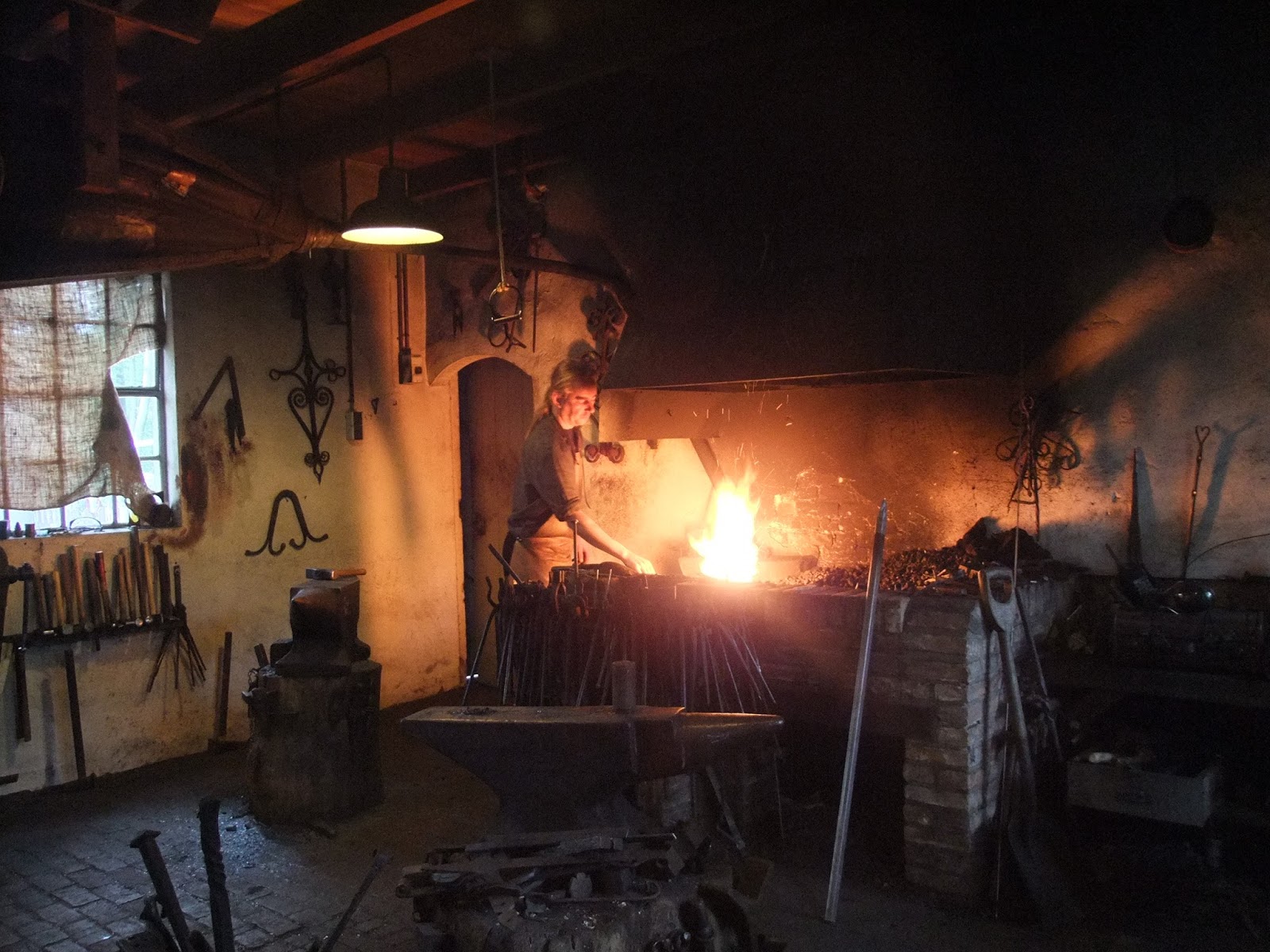 Elly's Magazijn: IJzer smeden