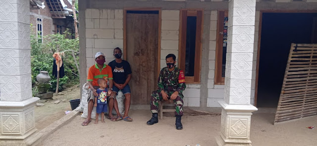 Babinsa Desa Sigit : Menjaga Kesehatan Saat Musim Penghujan Babinsa Desa Sigit : Menjaga Kesehatan Saat Musim Penghujan