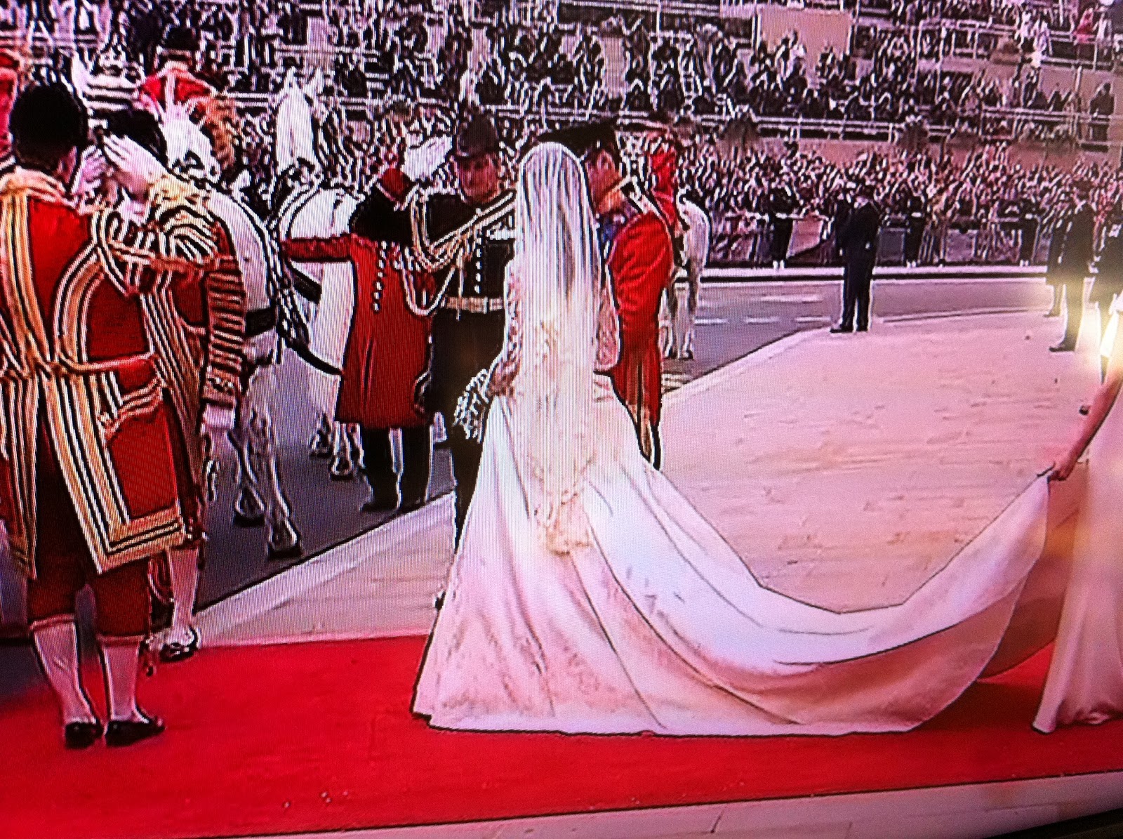 Kate Middleton's Wedding Dress Designed By Sara Burton with 9 Foot ...