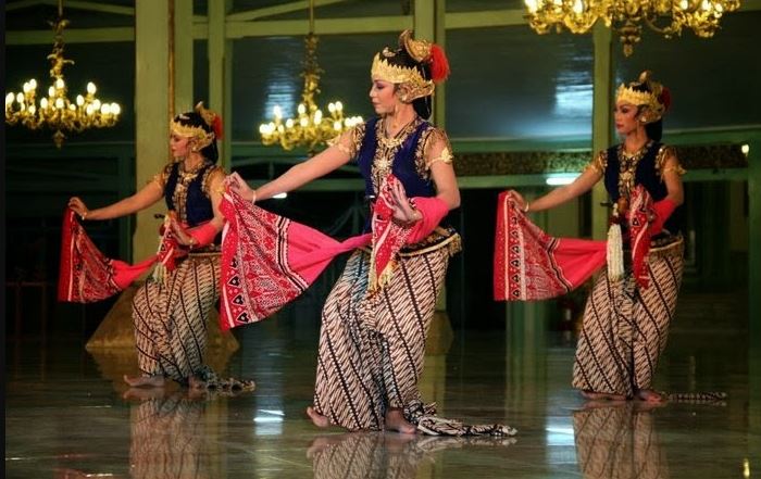 25 Tarian Tradisional Dari Jawa Tengah yang Sangat Populer Mediasiana