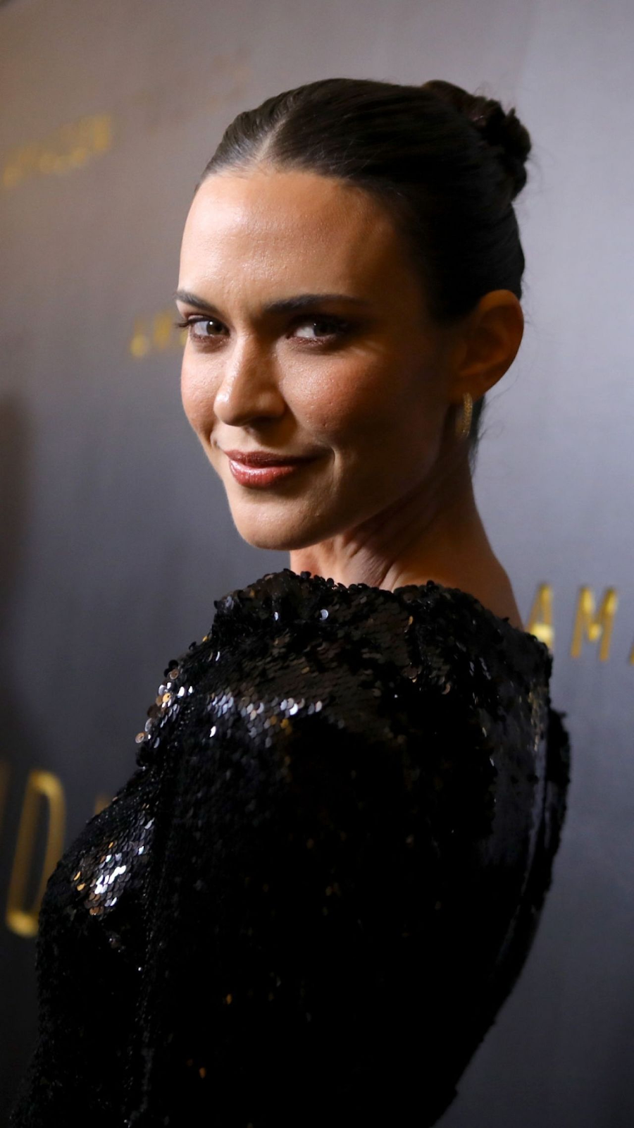 DC COMICS AND ARROWVERSE NEWS: Supergirl Star Odette Annable At Warner