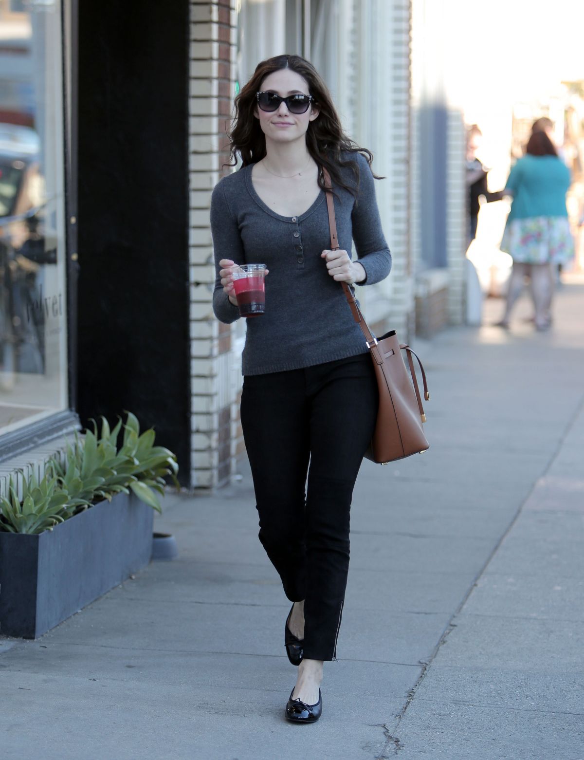 Emmy Rossum || Spotted at a Cafe in Venice - January, 2015 | CineHub