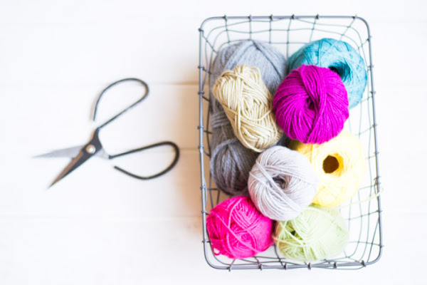 Decorar una caja con pompones