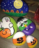 Decoración para Halloween con piedras pintadas