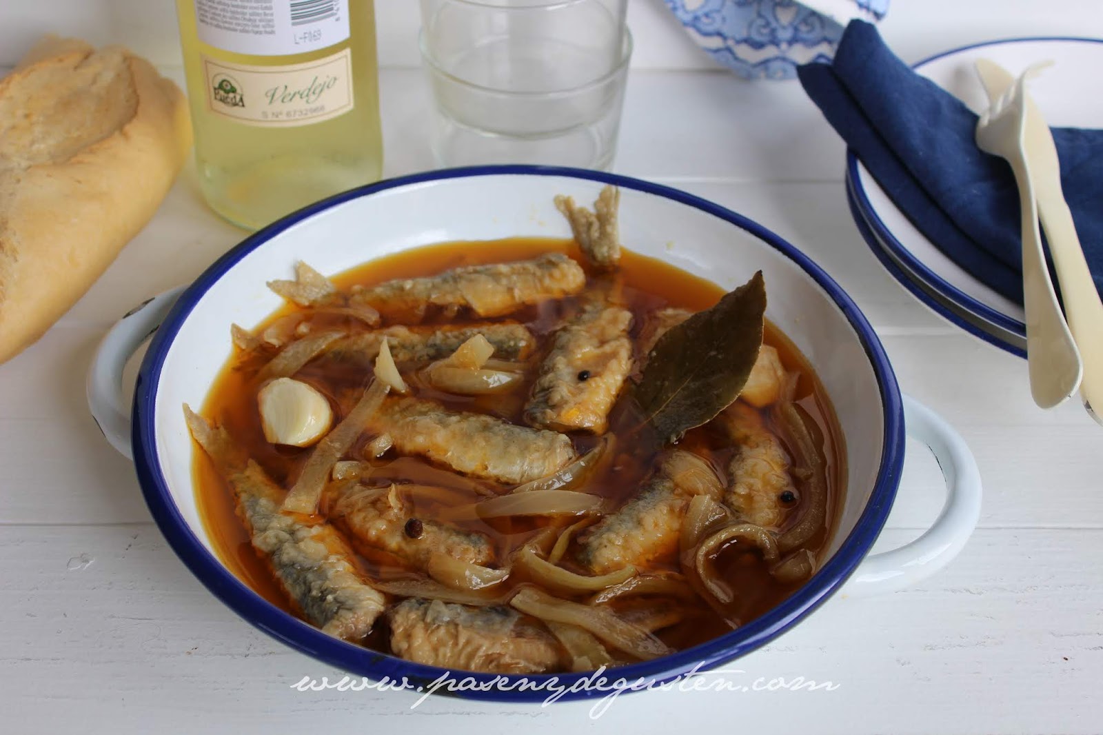 SARDINAS EN ESCABECHE PASEN Y DEGUSTEN