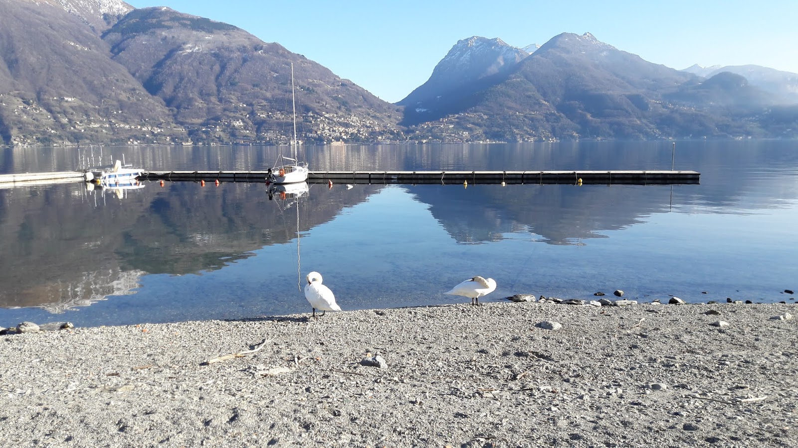 LIBRANDO E VIAGGIANDO SAN SIRO Alla scoperta del LAGO di COMO LIBRANDO E VIAGGIANDO SAN SIRO Alla scoperta del LAGO di COMO