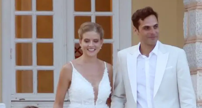  Δανάη Μιχαλάκη - Γιώργος Παπαγεωργίου: Ο λαμπερός γάμος στη Σύρο και το love story