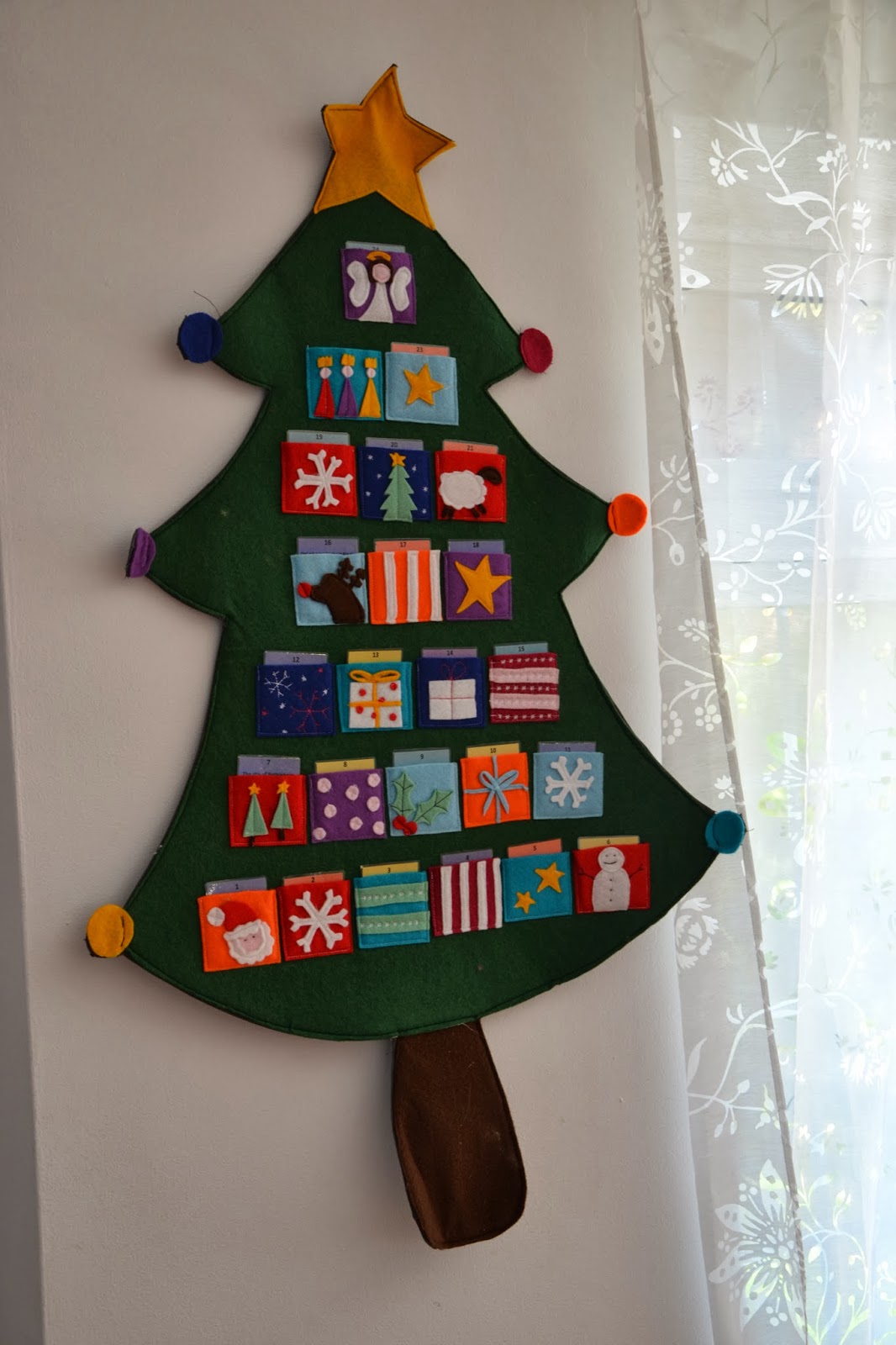 tadpegs-make-a-felt-advent-calendar