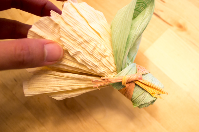 How to Make Corn Husk Flowers