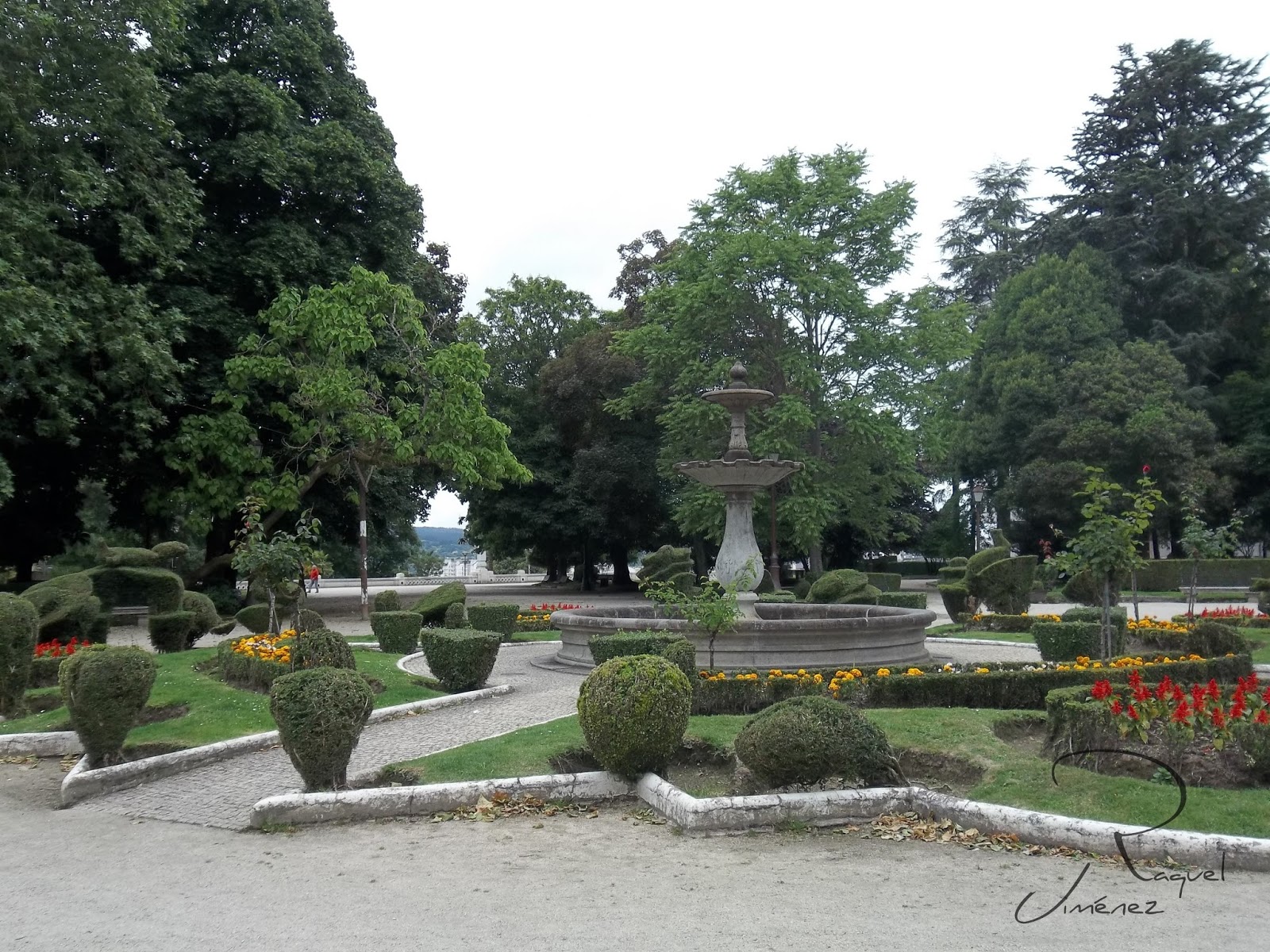 Parque rosalia de Castro