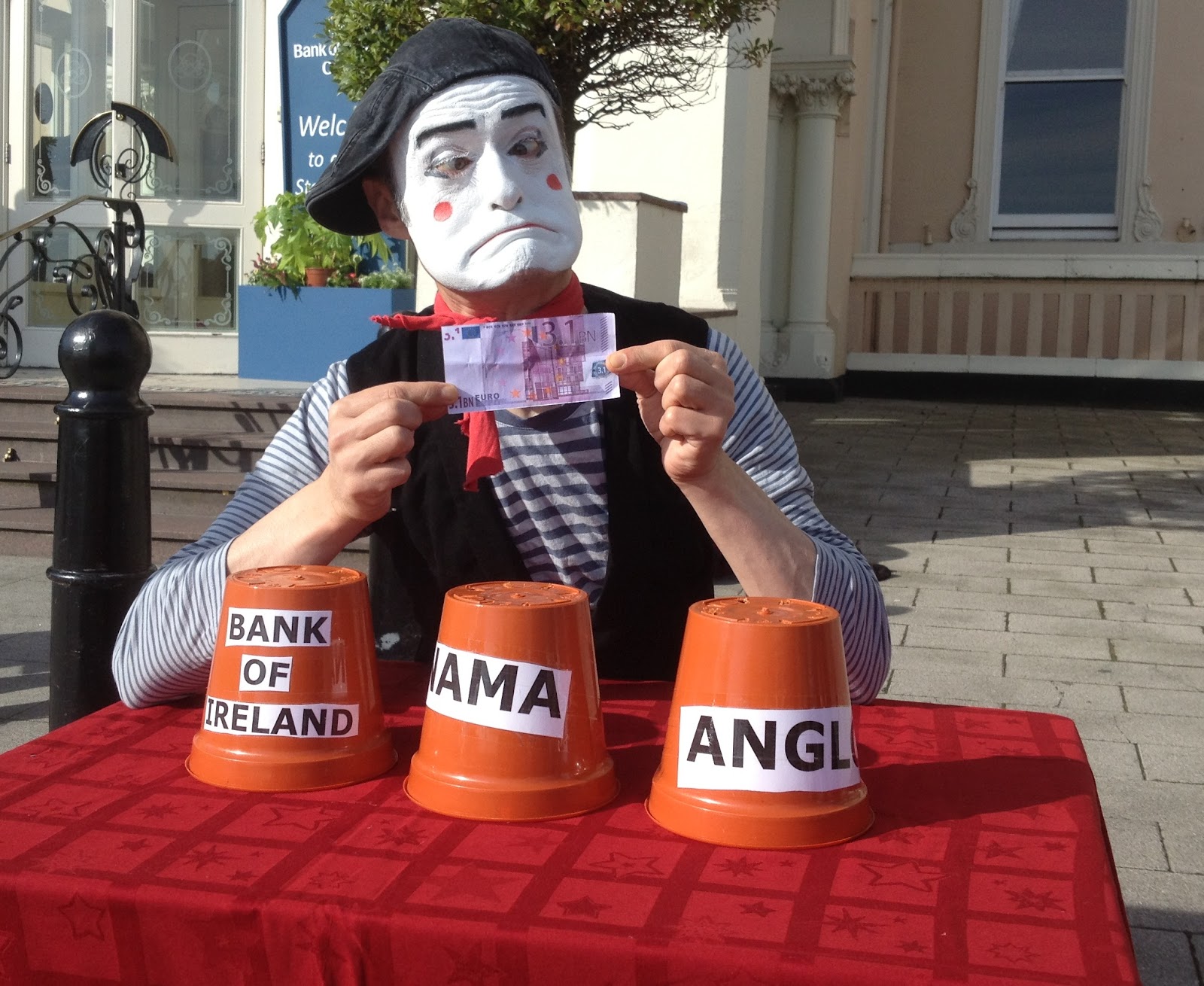 The chattering magpie NOONAN'S 'WHERE'S THE PEA' CONJOB ON PNOTE