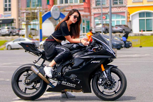 Beautiful Thailand Girl Model Hana Lewis With Yamaha R6 Bike