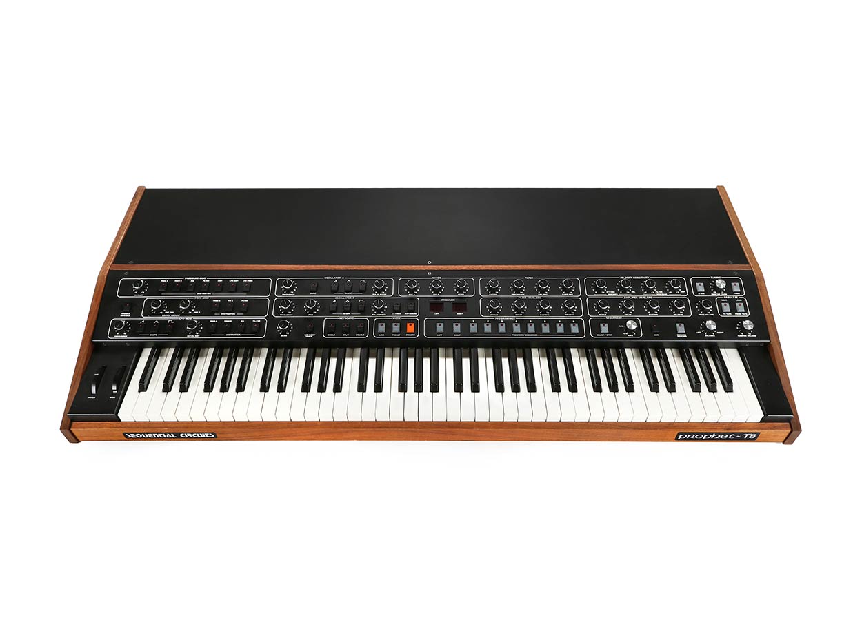 Prophet 2000 синтезатор. Роланд юпитер синтезатор. Синтезатор minimoog 1970. Midi-синтезаторы roland jupiter-6. Сайты синтезаторов.