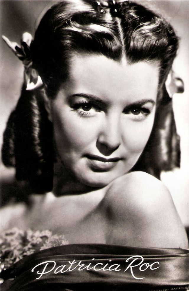 The Archetypal British Beauty: Glamorous Photos of Patricia Roc in the ...