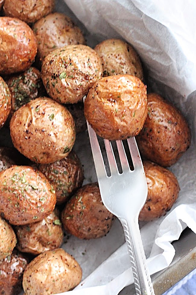 Air Fryer Baby Potatoes: Countertop Cooking #countertopcookingblog #potatoes #airfryer