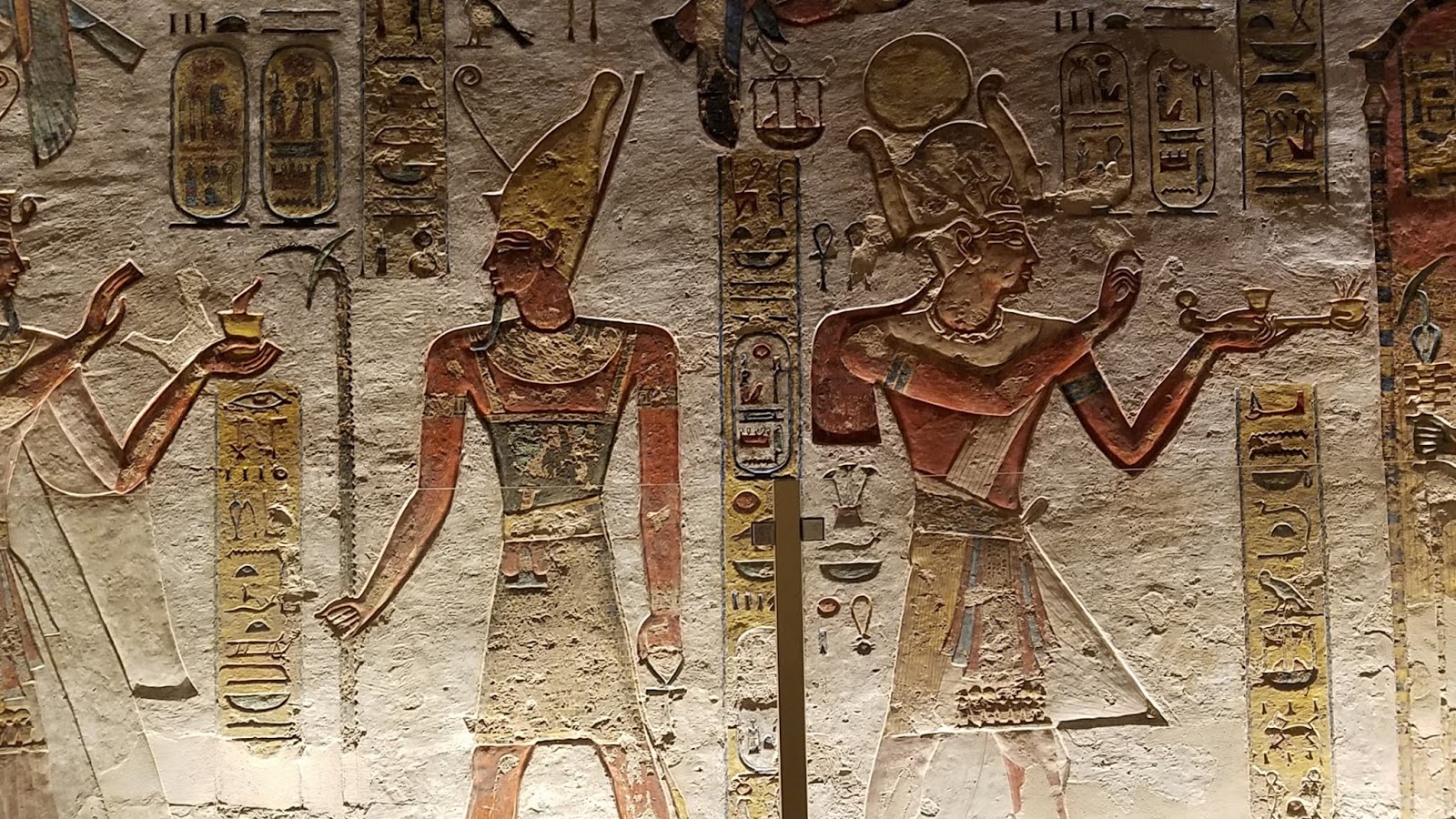 Walk like an Egyptian(50 Pics) Hide Out Now