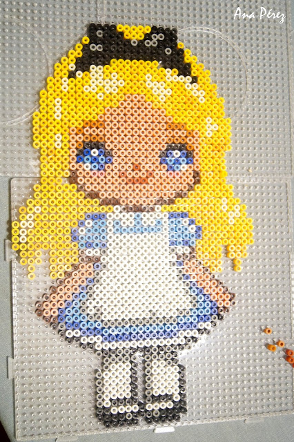 Los desastres de Ana: hama bead de Alicia