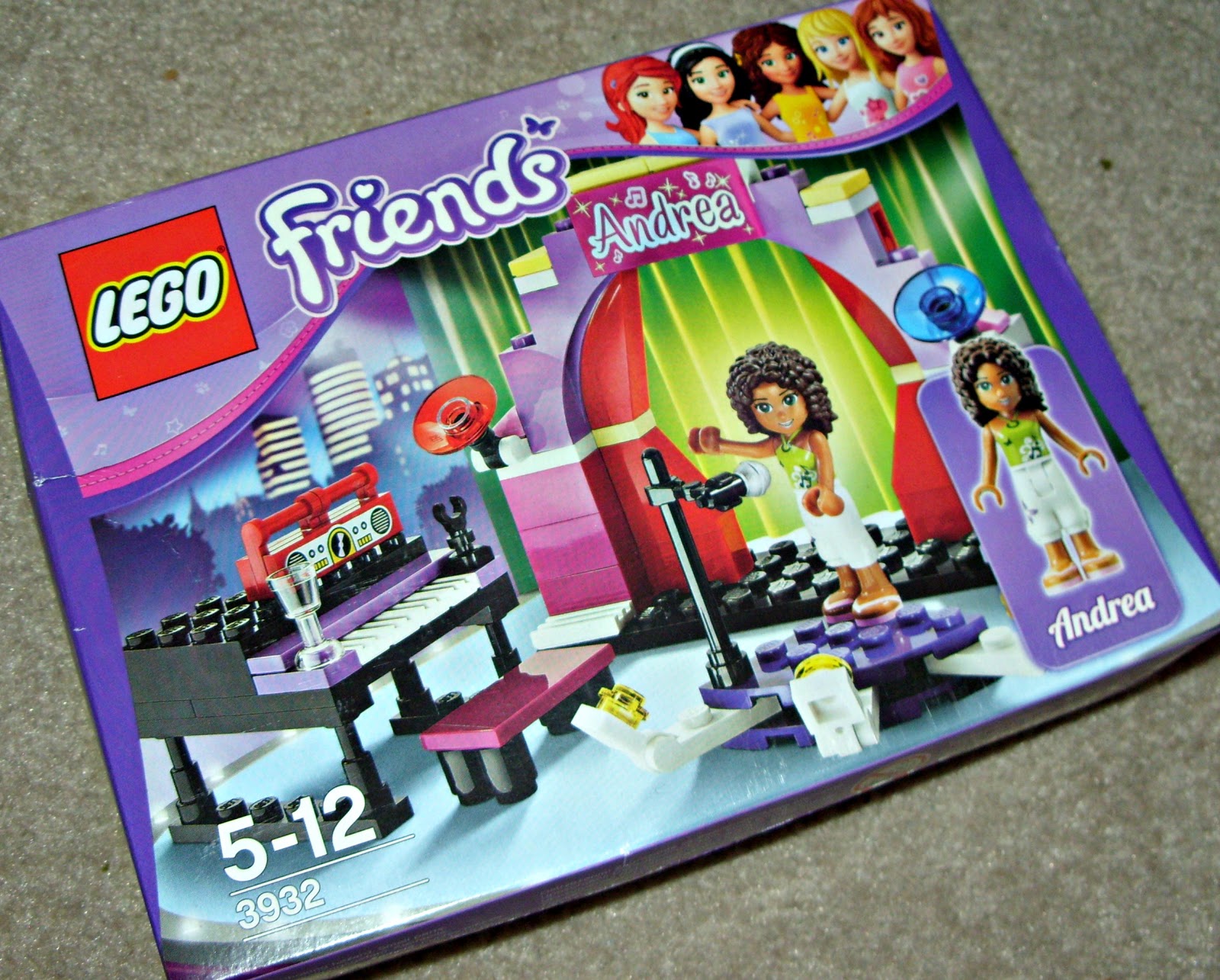 Review Lego Friends Andrea S Stage 3932 Boo Roo And