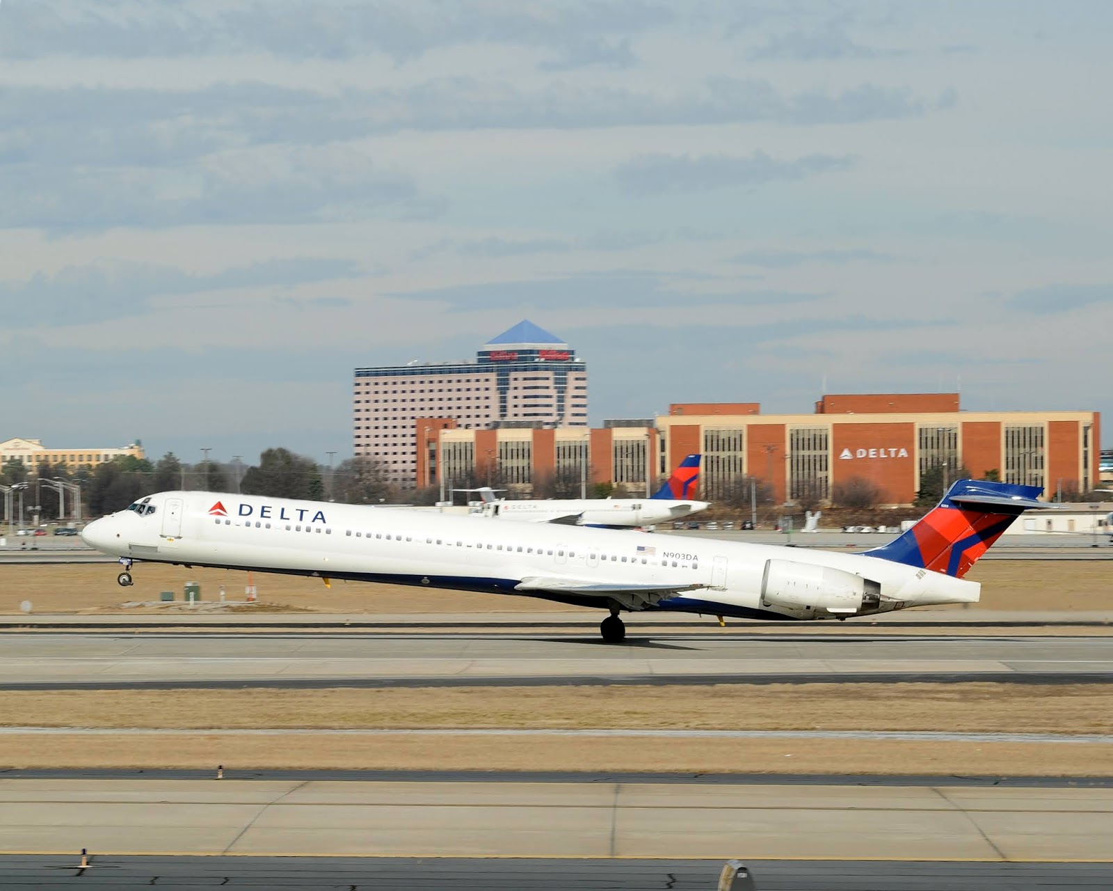 Air101 Delta to fly final MD88, MD90 flights June 2