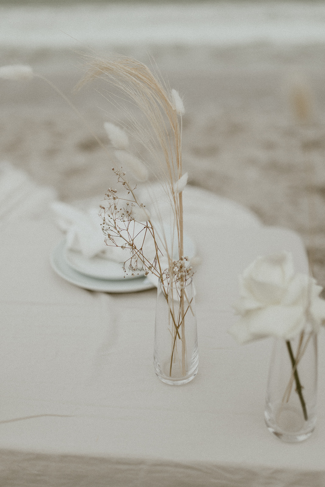 images by hayley rafton photo fun beach elopement inspiration shoot karen willis holmes floral styling