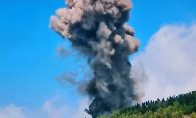 Vulcão entra em erupção, mas chance de tsunami é remota; assista