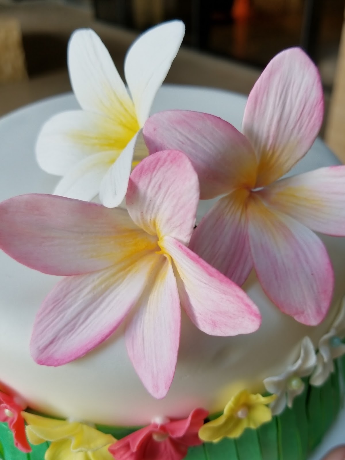 padicakes Hawaiian Plumeria Cake