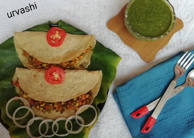 Urad dal oats dosa with sprouts filling