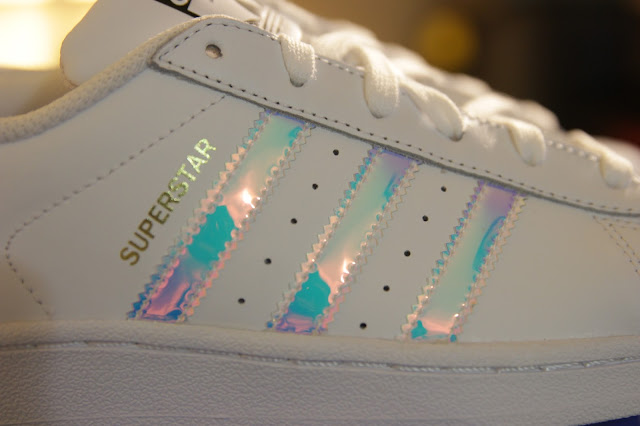 Adidas Superstar Holographic Stripes AQ6278