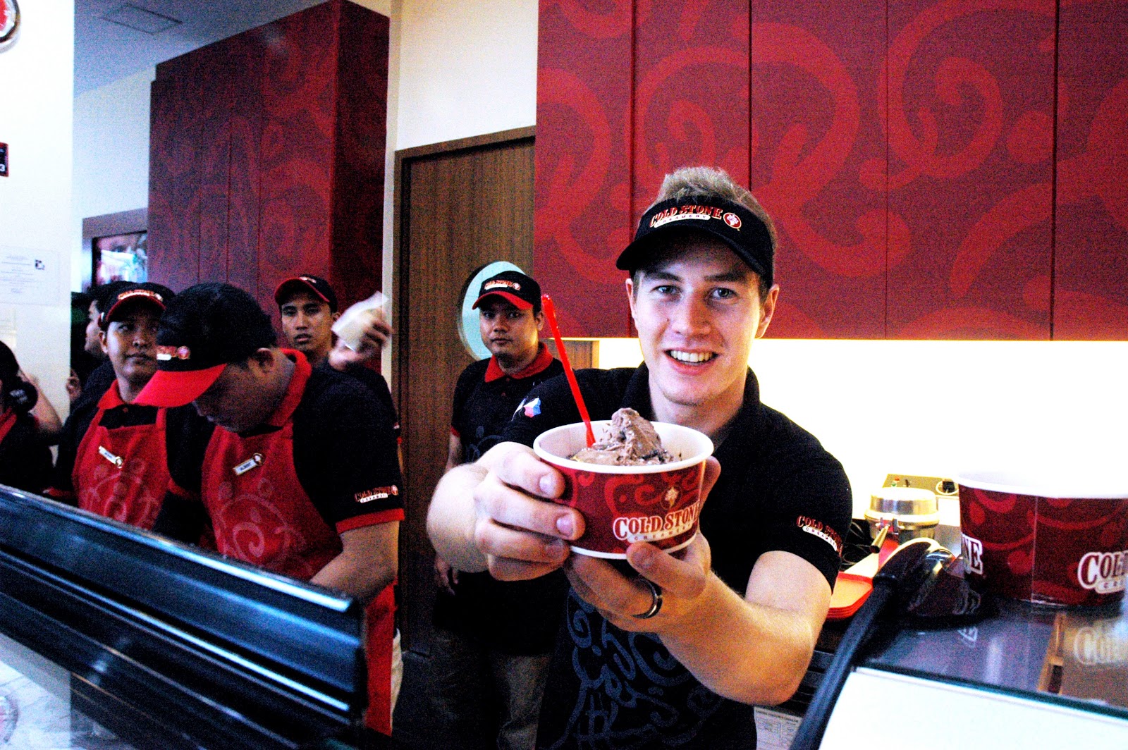 DUDE FOR FOOD Cold Stone Creamery The Ultimate Ice Cream Experience