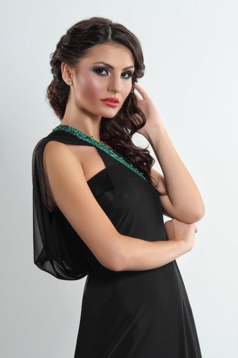 leila lopes miss universe 2011: Larisa Popa, Miss Universe Romania 2011 ...