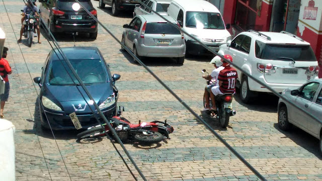 Jacobina: Colisão entre carro e moto é registrada no Alto da Missão 