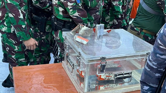 FDR Black Box Sriwijaya Air Tiba di JICT, Ini Penampakannya FDR Black Box Sriwijaya Air Tiba di JICT, Ini Penampakannya