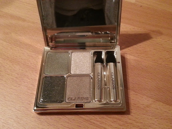 Maquillage avec le quad Clarins...