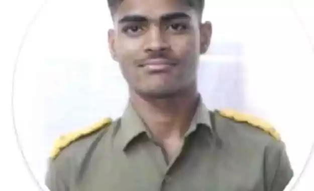 15-year-old Cadet Amit Raj of Sainik School, Sacrifices his life whilesaving kids from fire 15 year old Cadet Amit Raj of Sainik School. Purulia.