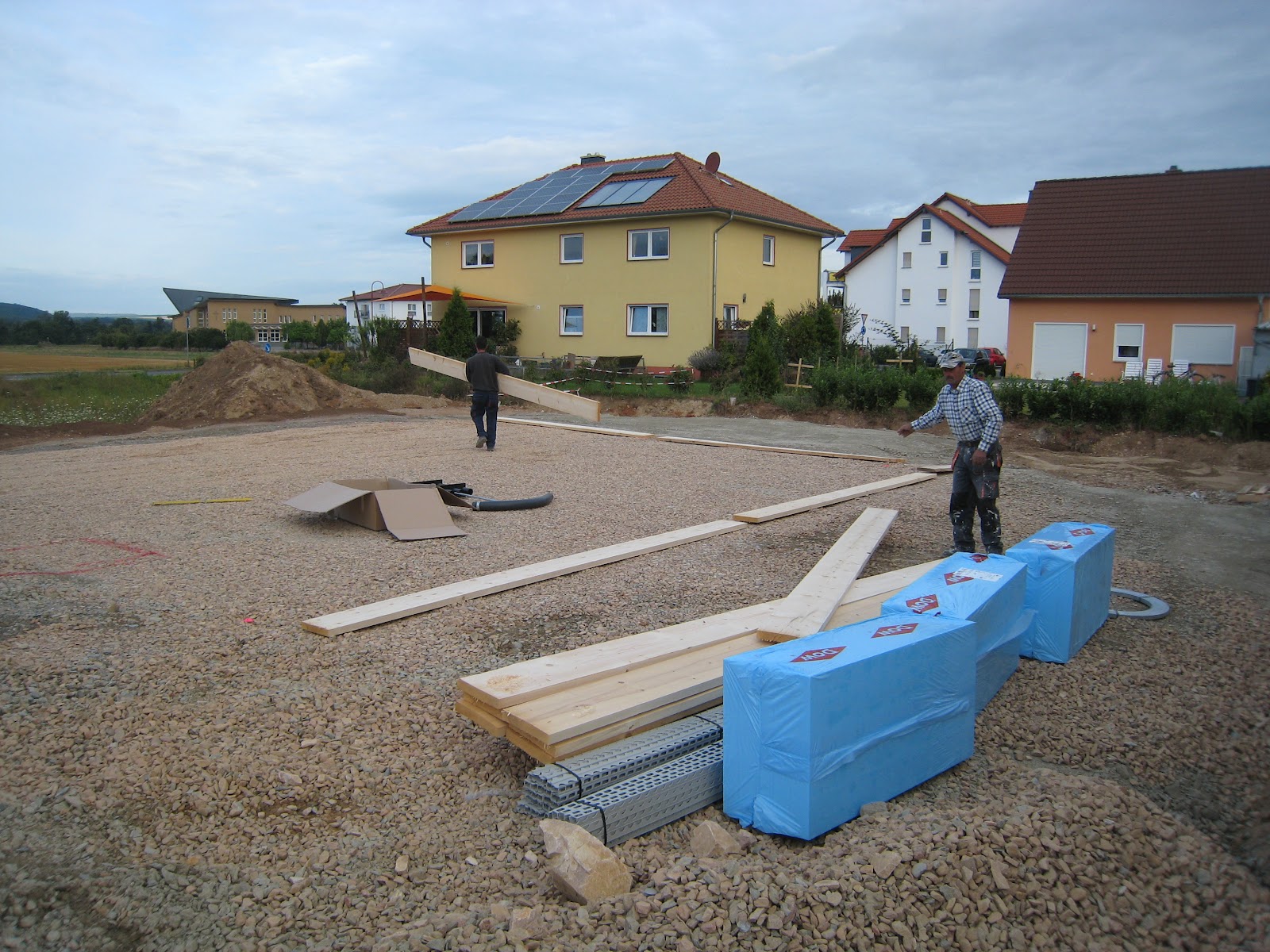 Stein auf Stein das Haus wird bald fertig sein: Vorbereitungen für