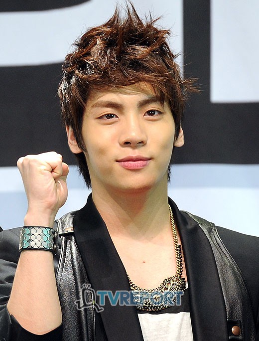 Korean Zone_Indo: SHINee’s Jonghyun opens a Twitter account?