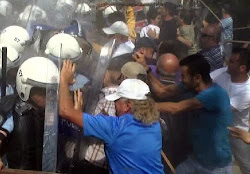 PROTESTOS  LIBERTÁRIOS  NA TURQUIA