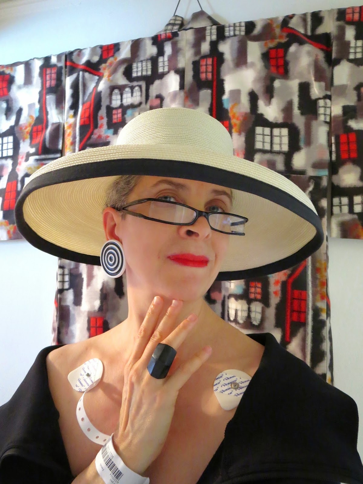 Idiosyncratic Fashionistas, image size:1200x1600