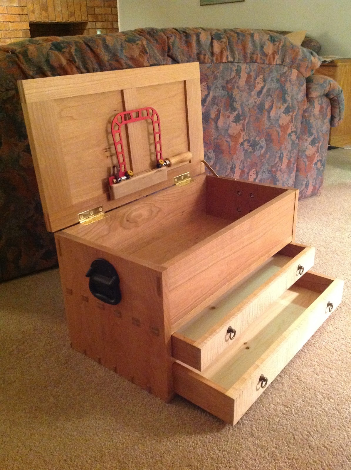 David Barron Furniture: Beautiful Toolbox from Fine Woodworking Magazine.