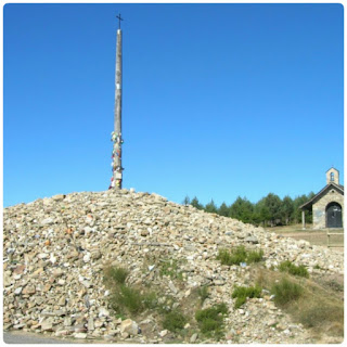 Cruz de Ferro, en León, Castilla y León.