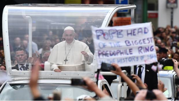 El papa Francisco recomienda llevar a niños al psiquiatra si manifiestan "conductas homosexuales"