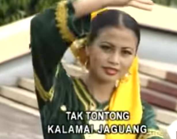 Lirik Lagu Minang Tak Ton Tong - Di Kampuang