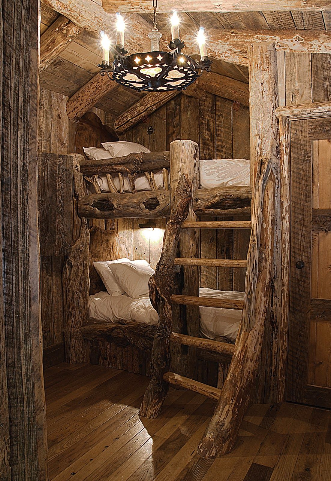 kids room Cabin Homes, Log Homes, Rustic Bunk Beds, Rustic Bedrooms,