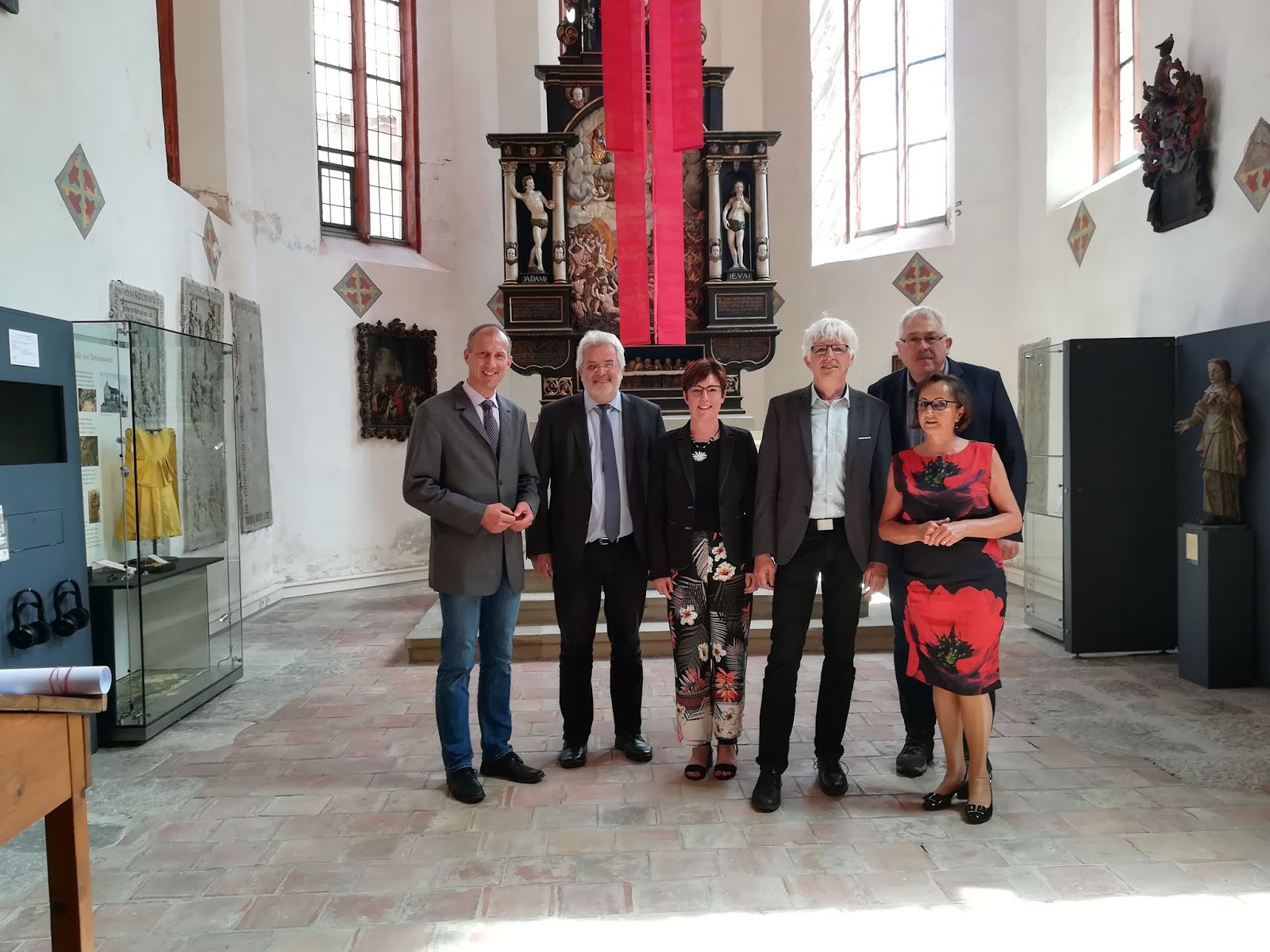 Art of Andrea Thema Enthüllung des Kunstwerks Feuerzungen von Andrea