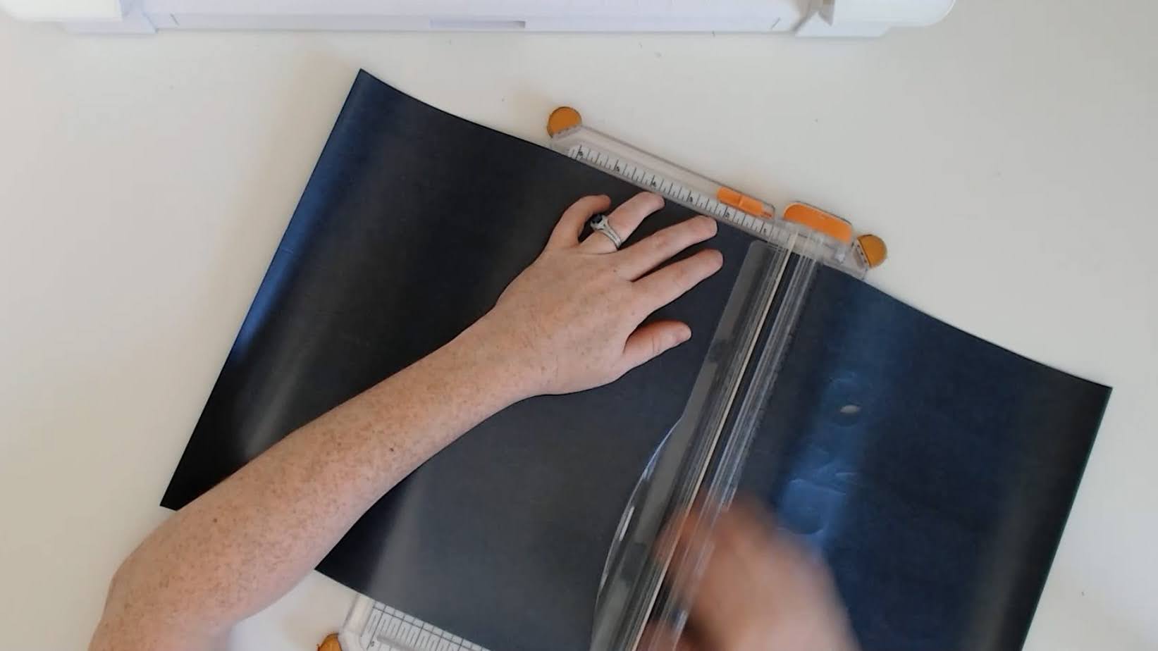 How to Cut Heat Transfer Vinyl on Silhouette Cameo 4 without a Mat